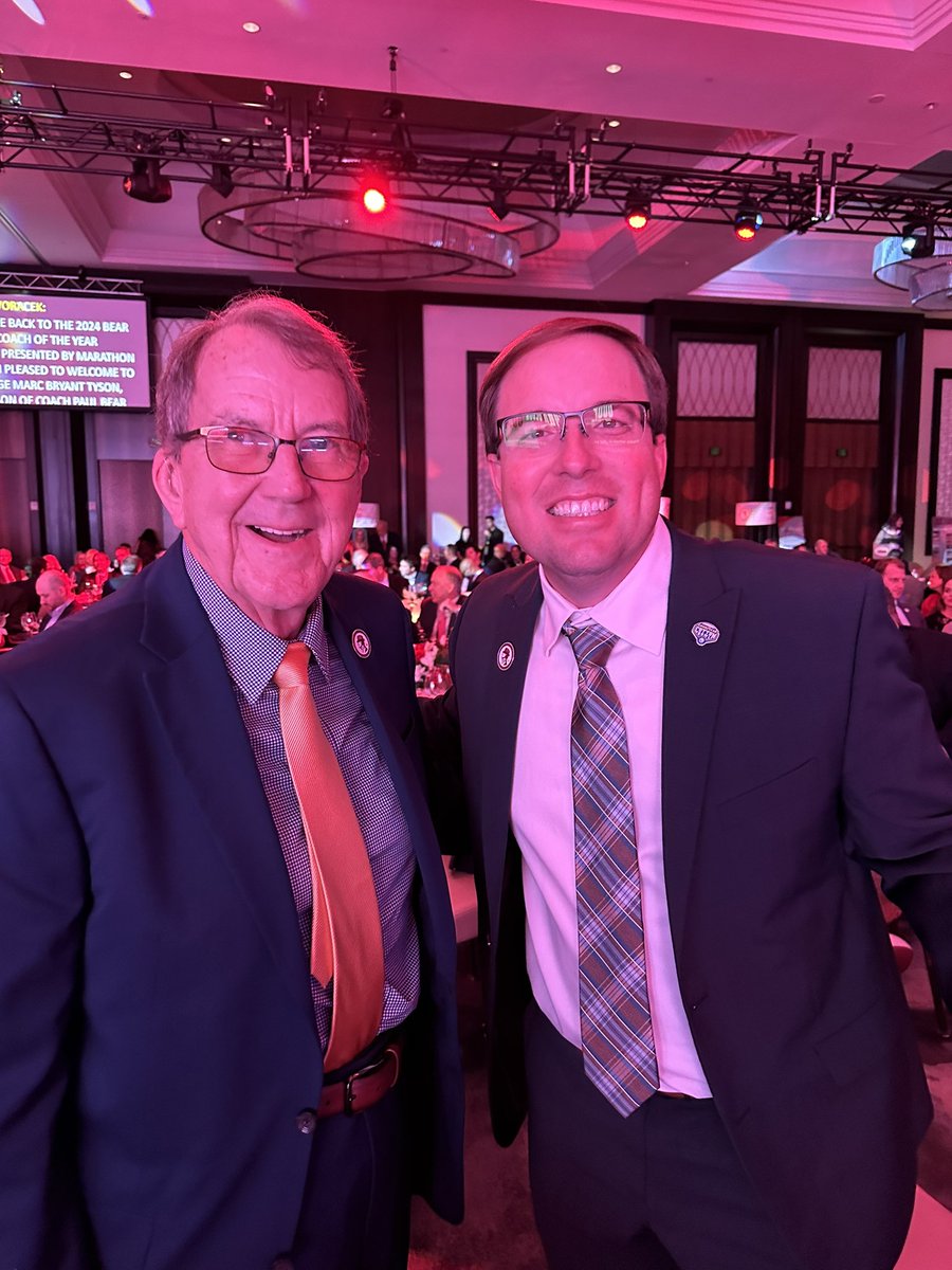 Thank you to the @bryantawards for an incredible evening. And congratulations to Mizzou Alum, Lloyd Carr on his Lifetime Achievement Award. #MIZ #STP