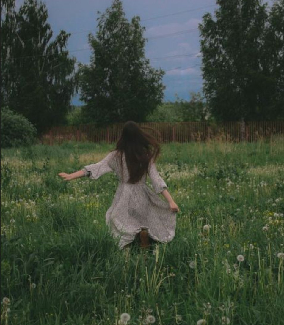 lilyummy00's tweet photo. Hayatımı şöyle bölüştürüyorum.
Bir yarısında uyuyorum,
Öbür yarısında rüya görüyorum. https://t.co/viOkMpkkP2