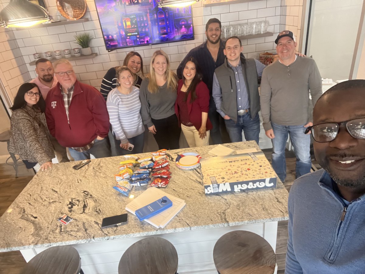 CyFairRE's tweet photo. Special thanks to our class sponsors: Stephanie Townsend, Reid Walker, and Erica Sobba #CyFairRealEstate #CFRE https://t.co/qLj3kjepGX
