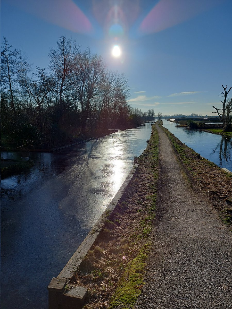 WijkAgnes's tweet photo. Winterswandelen in het @GroeneHart heerlijk winterweer. https://t.co/Tm5bYR0mYM