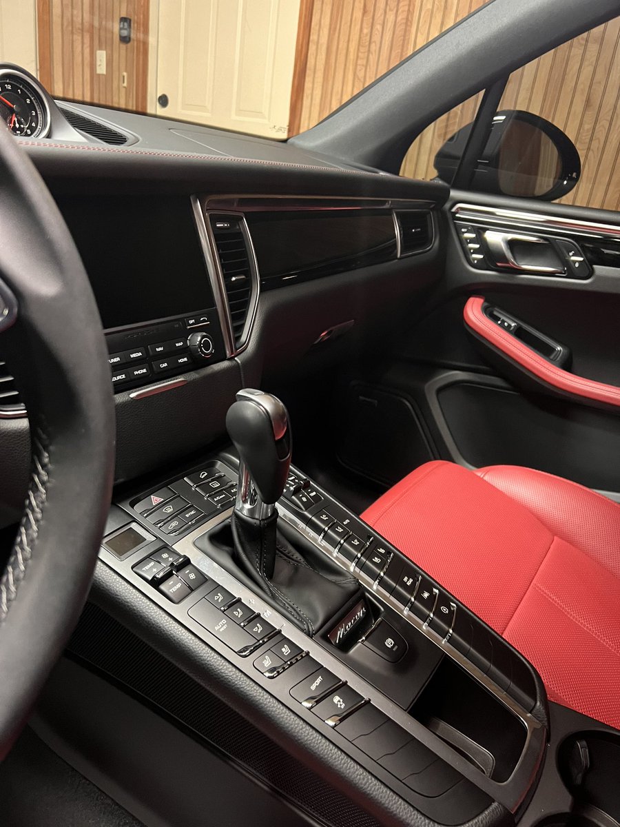 TheDeeperDepths's tweet photo. Didn’t plan on buying my wife a new car but the deal was to good to pass on !!! A old lady traded this in to our dealership because it wasn’t big enough to put her dog in…. 2018 with 9600 miles #Porsche #MacanS got this thing for a steal #Sheesh https://t.co/drvkEpdQxu