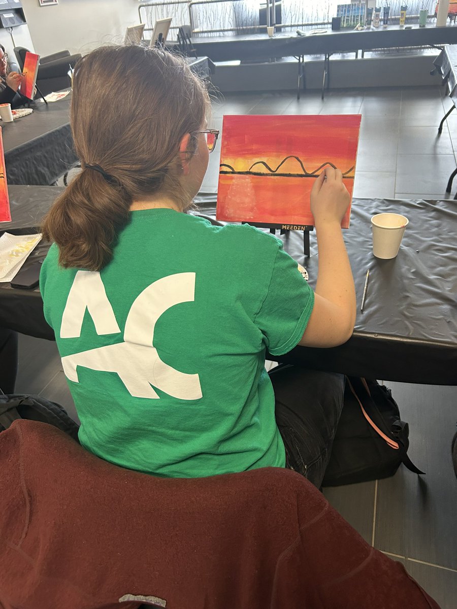 AlgonquinPEM's tweet photo. Another great #ACHub fun activity on campus. Paint with Sheila is always a hit! @AlgonquinSA @AlgonquinSS https://t.co/B2EEUMZgRL