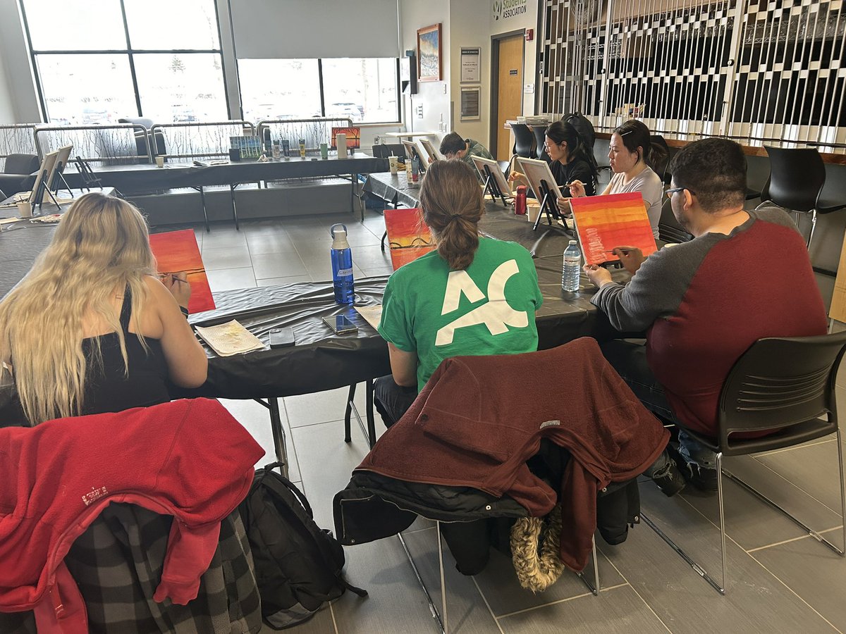 AlgonquinPEM's tweet photo. Another great #ACHub fun activity on campus. Paint with Sheila is always a hit! @AlgonquinSA @AlgonquinSS https://t.co/B2EEUMZgRL