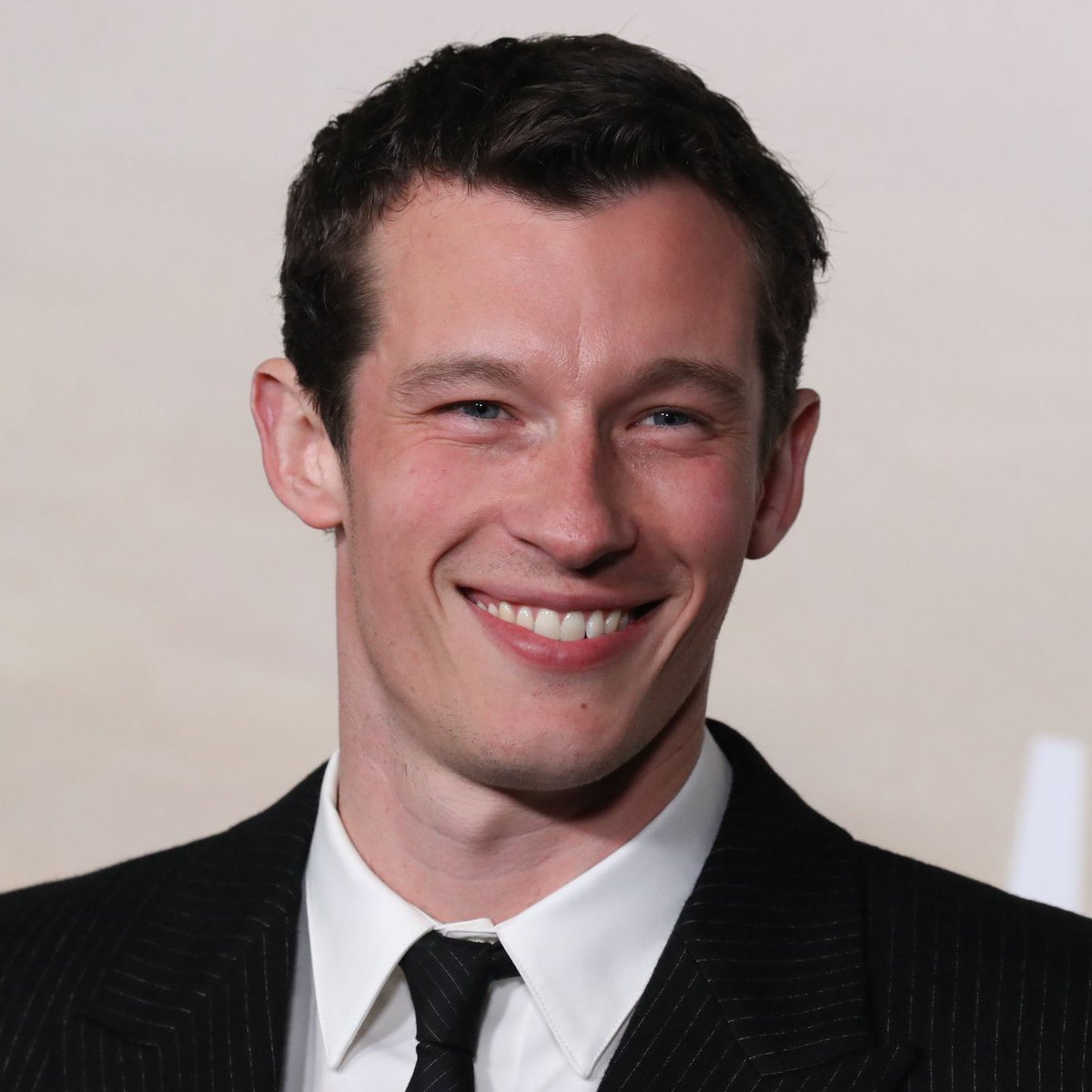 PopCrave's tweet photo. Dua Lipa and Callum Turner were spotted kissing at the ‘Masters of the Air’ after-party. https://t.co/QbpFbJLZ4m