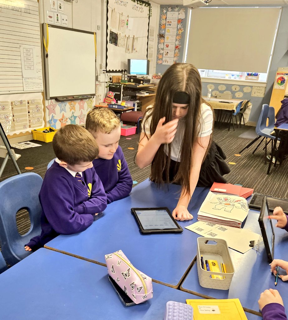 SunnysidePri's tweet photo. Our P7 Digital Leaders of Learning delivering lessons on Keynote animation today with P4. #futuredigitalleaders #digitallearning #jobsofthefuture 

@Schools_Digital @DigiLearnScot @DL_for_All https://t.co/4HuhPdUAXl