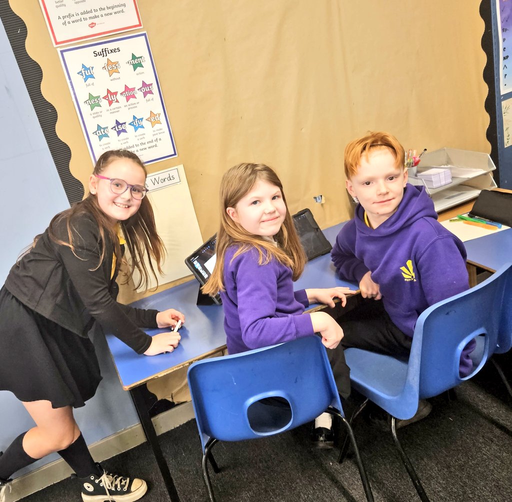 SunnysidePri's tweet photo. Our P7 Digital Leaders of Learning delivering lessons on Keynote animation today with P4. #futuredigitalleaders #digitallearning #jobsofthefuture 

@Schools_Digital @DigiLearnScot @DL_for_All https://t.co/4HuhPdUAXl