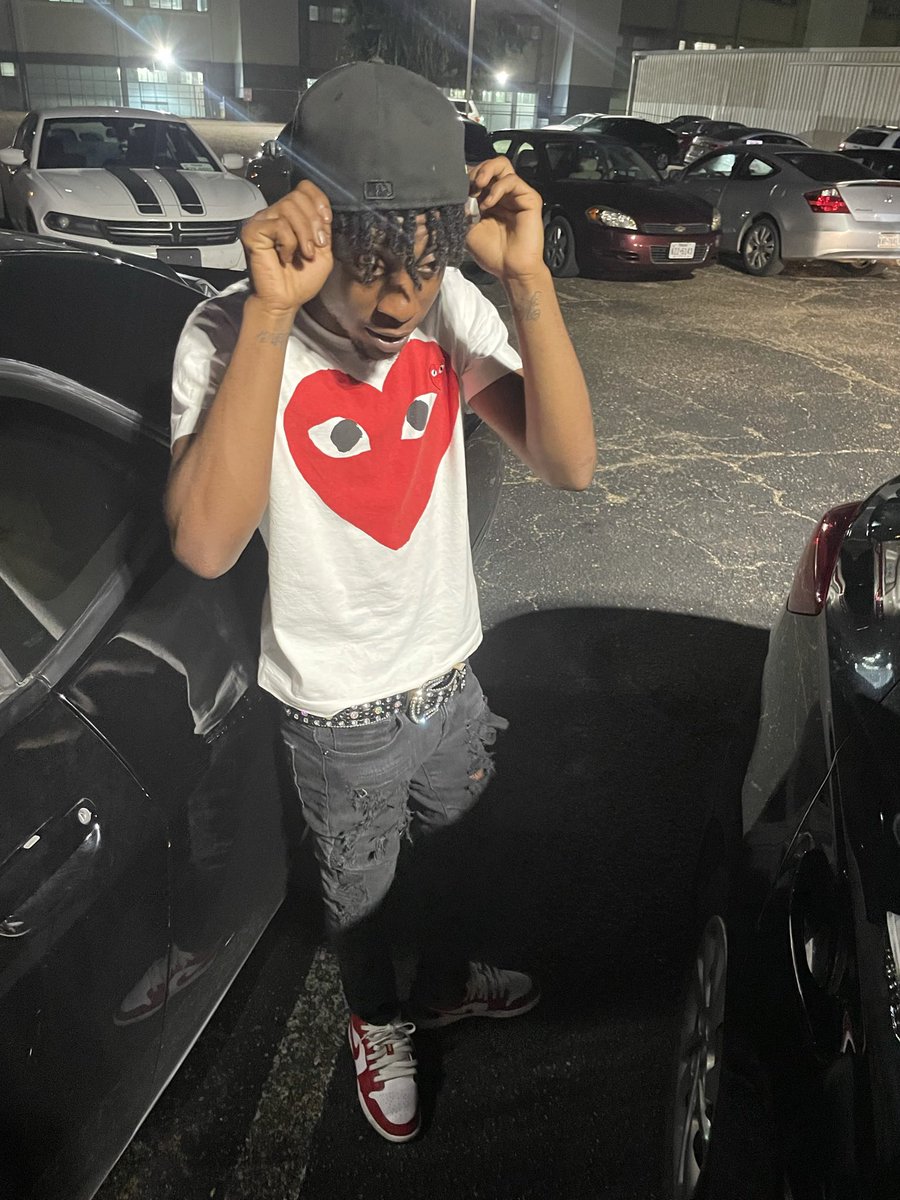 1officialbj's tweet photo. been popping my shit with a capital🅿️ https://t.co/7QuLNP64aU