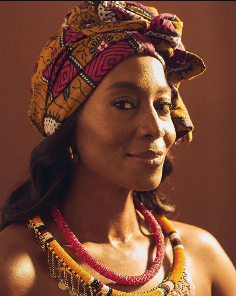 ThiagoOndo's tweet photo. En las páginas 144 y 145 del libro #lacontraseñadetuéxito están plasmadas las palabras de una de las pocas mujeres que admiro; Bisila África Bokoko Toichoa, #bisilabokoko 

#bisilabokoko #santiagoondoayang #ahoraeg #realequatorialguinea #argentina #españa #madrid #literatura https://t.co/fERvqOctY7