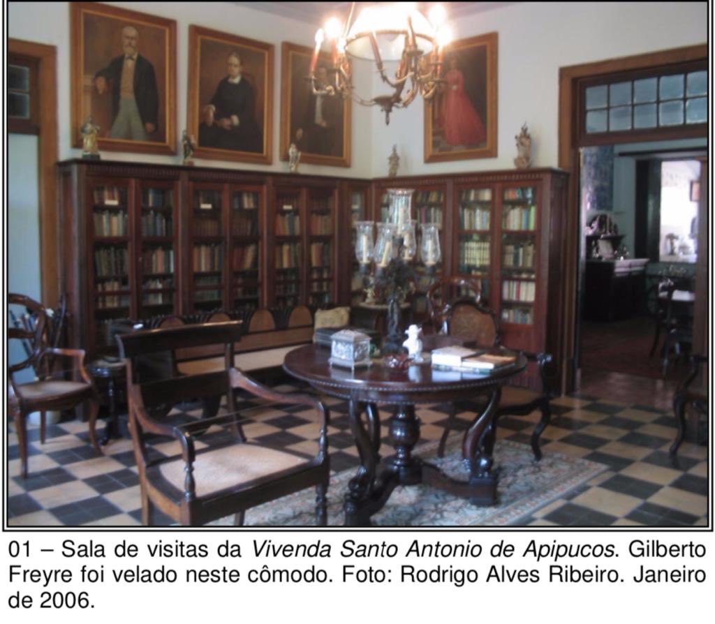 EdmundoFont's tweet photo. GILBERTO FREYRE, “CASA GRANDE &amp; SENZALA”: 90 años de haber abierto brecha en la sociología latinoamericana. Visité al gran autor en su casona de Apipucos. Me dedicó la primera edición de su lúcida obra, joya de la intelectualidad brasileira; y bebí licor de açaí de su alambique. https://t.co/O18f7Fkrc7