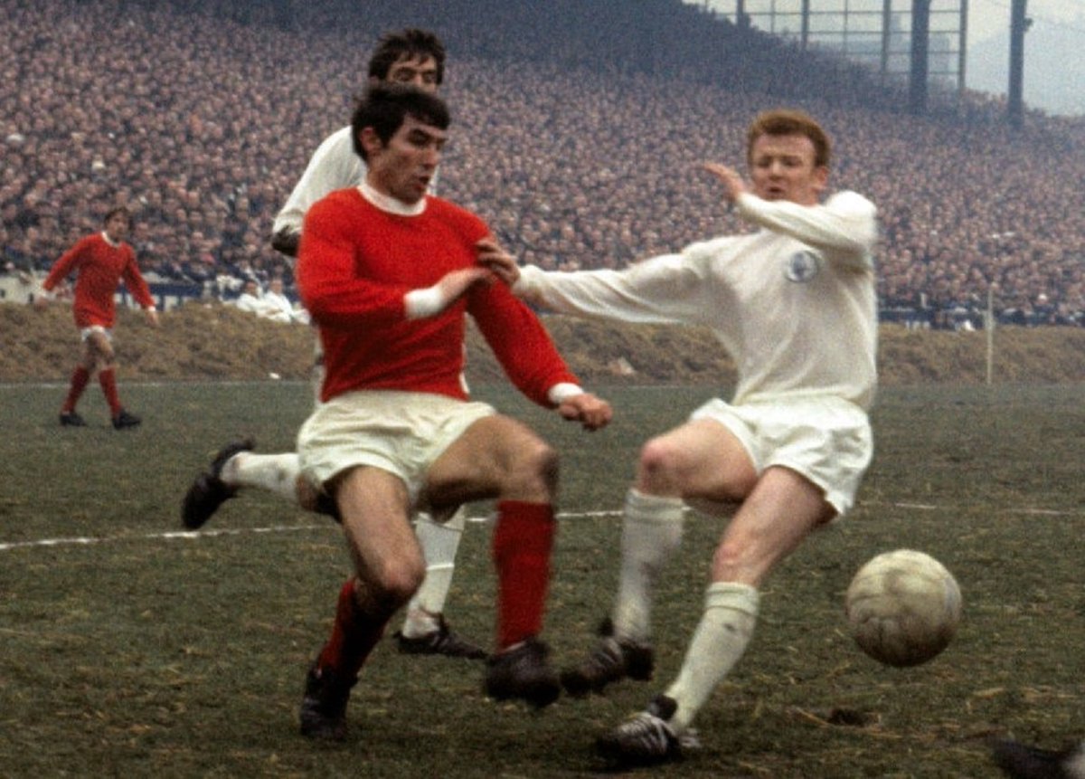 11/1/1969. 1-2 against Leeds at Elland Road. Tony Dunne vs Billy Bremner #mufc