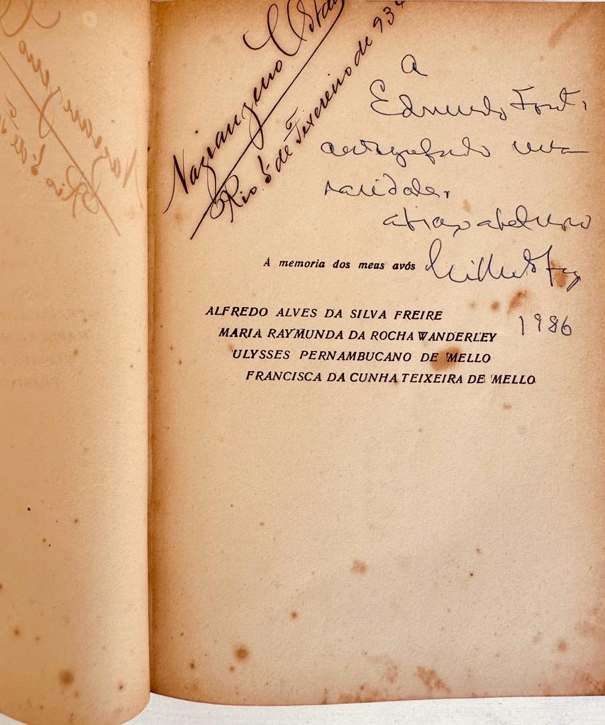 EdmundoFont's tweet photo. GILBERTO FREYRE, “CASA GRANDE &amp; SENZALA”: 90 años de haber abierto brecha en la sociología latinoamericana. Visité al gran autor en su casona de Apipucos. Me dedicó la primera edición de su lúcida obra, joya de la intelectualidad brasileira; y bebí licor de açaí de su alambique. https://t.co/O18f7Fkrc7