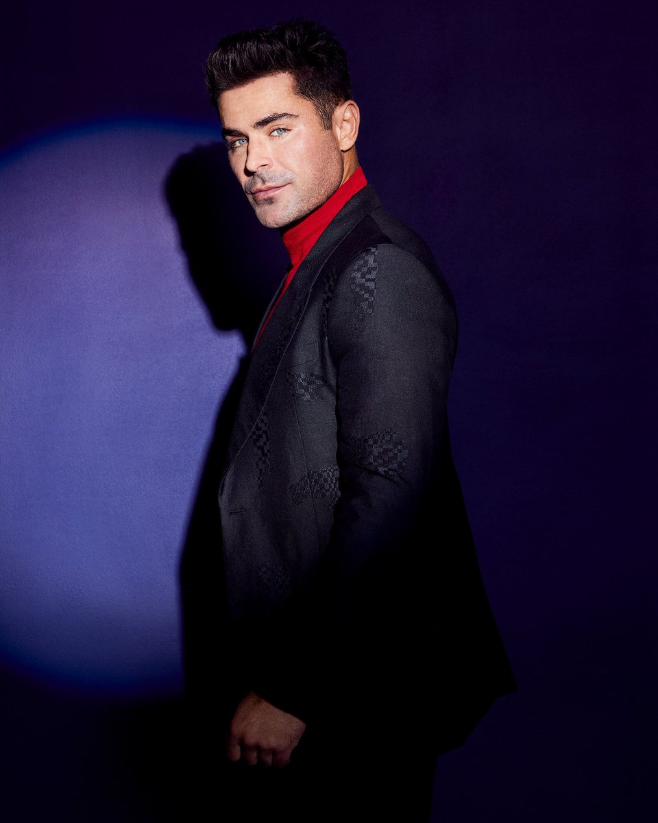 zacefron_net's tweet photo. Zac Efron portrait at the 14th Governors Awards ❤️ https://t.co/eoSVk3iAWE