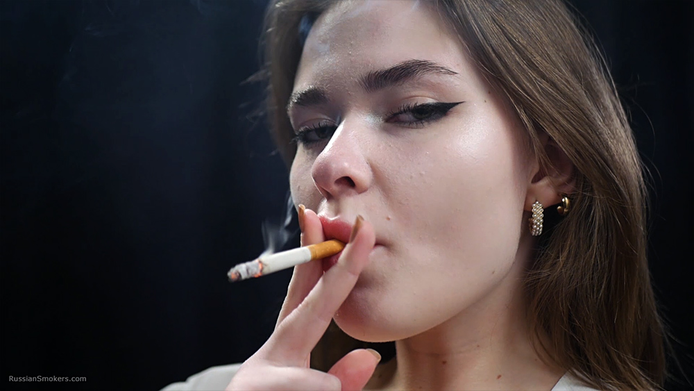 SmokersRussian's tweet photo. Sexy brown haired 19 yo is smoking two cork 100mm cigarettes
Direct link to buy this clip:  https://t.co/M6StBjpi6z #girl #pretty #young #sexy #fetish #smoker #babe #video #clip #donwloadable #russian #smokers #girls #smoking #smokingfetish #amateur #inhale #exhale https://t.co/EZ8gxwPjbj