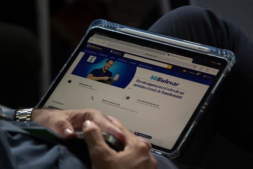 Las personas jurídicas pueden crear los códigos QR de sus negocios y contratar la pasarela de pago Transfermóvil mediante la dirección transfermovil.etecsa.cu/contratacion/.