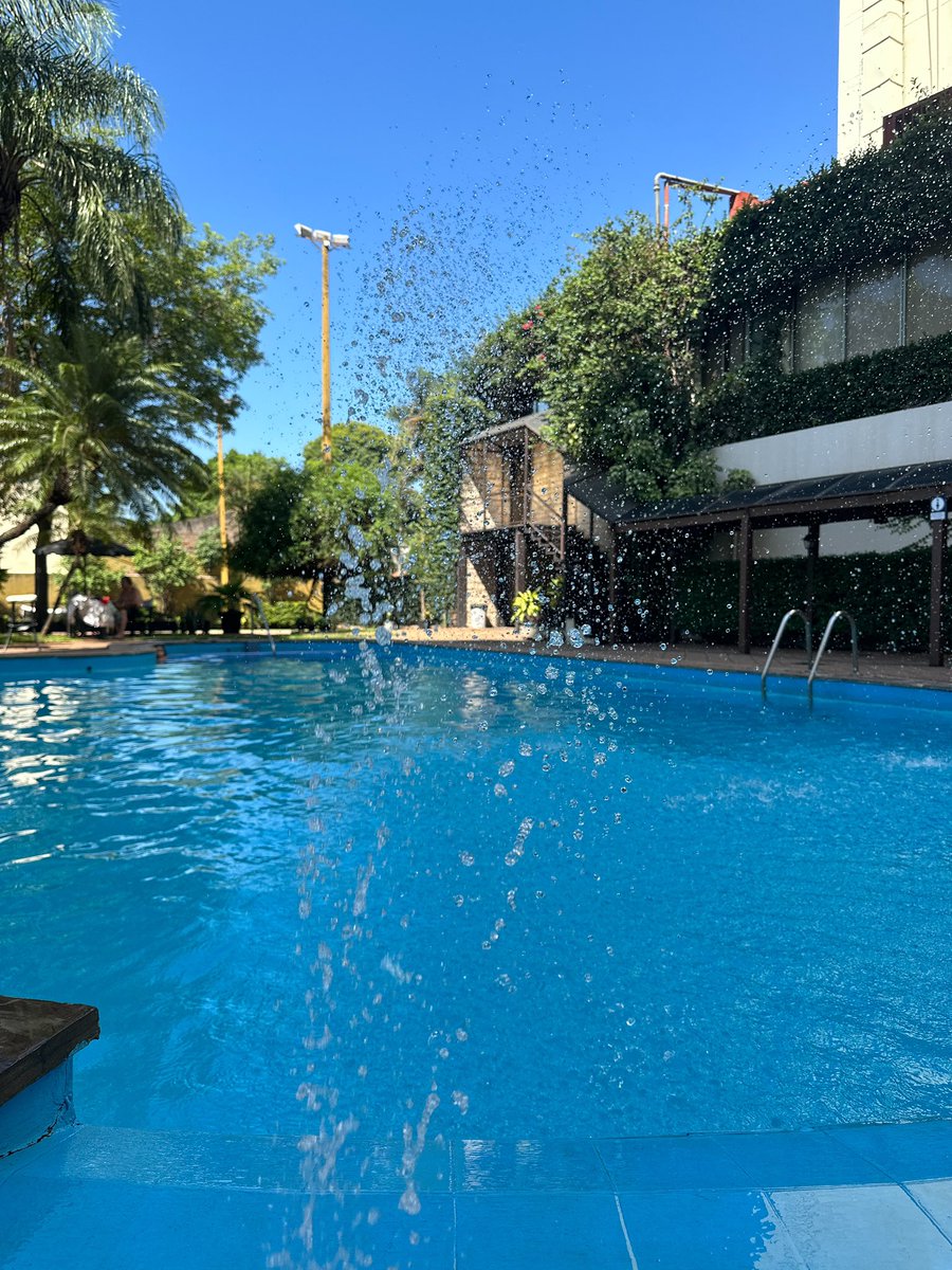 hernanvam's tweet image. Vacaciones o plan de finde gastando menos de 300 mil Gs. para dos personas. Incluye buffet tenedor libre de desayuno, piscina, uso de habitación, estacionamiento y una opción con trago de bienvenida. Detalles abajo ⬇️