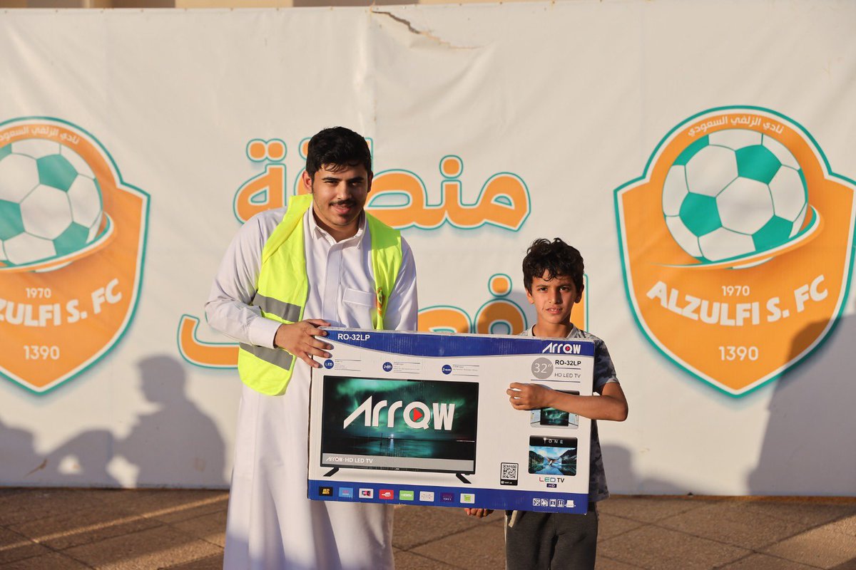 club_zulfi's tweet photo. 📷|

ضمن فعالياتنا تم توزيع الجوائز على الفائزين برعاية شركائنا مرسال للاتصالات
وفرن رواف 
.
#نادي_الزلفي 
#طواحين_نجد https://t.co/EXpvY3jRgd