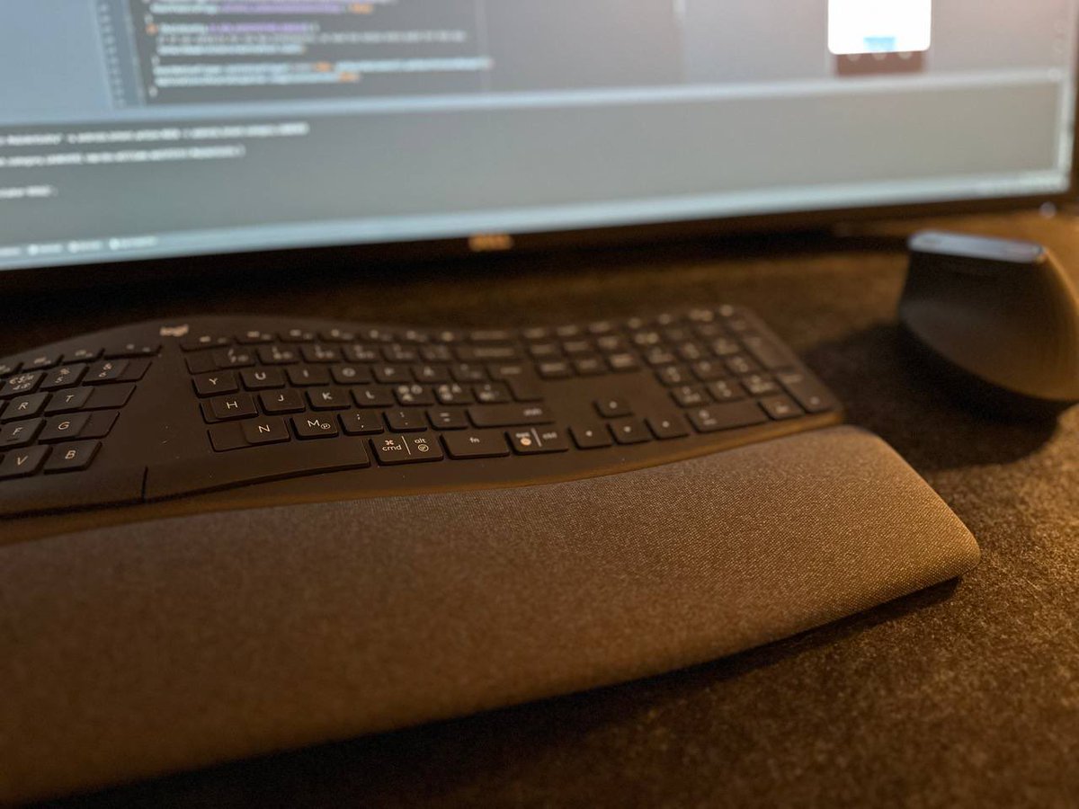williamodev's tweet photo. Trying out Logi's ERGO keyboard and mouse. First impression: the new keyboard really takes some getting used to, but it feels better right away.

I'll review them and share my thoughts in a blog post in 1-2 months. https://t.co/0ZrVWrceDE