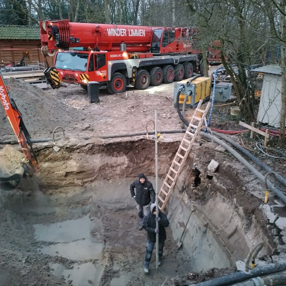 BBVrouwe's tweet photo. 2024 is weer goed begonn. Een nieuw project opgestart en de kelder geplaatst. Komend jaar bouwen we aan deze #duurzame #ecologische #energieneutrale en traditioneel gebouwde villa. #debouwmaakthet #bouwbedrijfvrouwe. https://t.co/0GqRaaiSSz