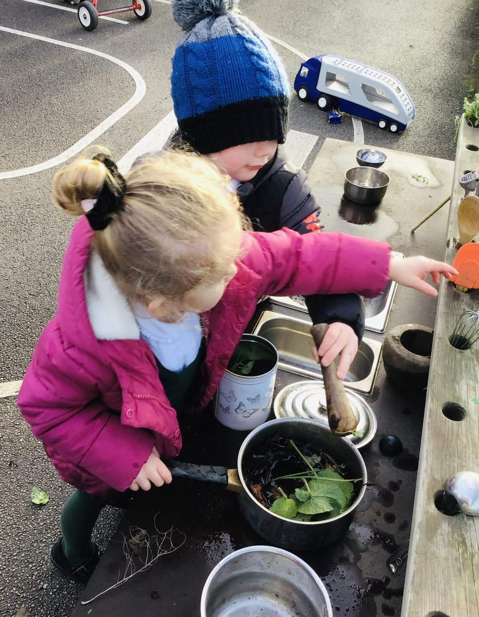 EYFSSJV's tweet photo. Our Nursery children have been busy extending their learning outside this week ❄️🚜🧊 https://t.co/nu9d12awSY