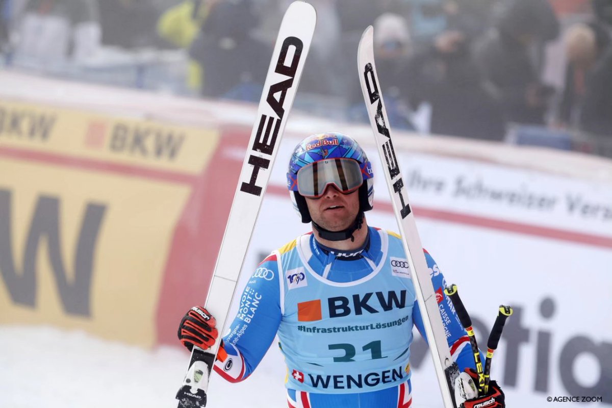 AlexPinturault's tweet photo. First DH top 10 ๐โ๏ธ #9th #DH #HEADChasingBetter #headwhatsyourlimit #GivesMeWings #wornbythebest @lauberhornrennen https://t.co/fD5f9D2Kt4
