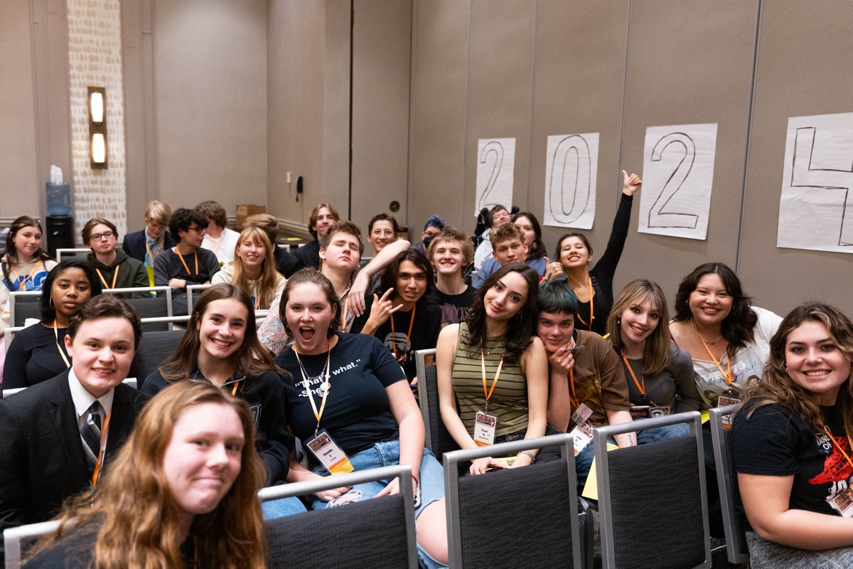 oak_rocket's tweet photo. Our CEO and Founder got the opportunity to return to her “alma mater” - the first place where she was the President, Youth In Government - to wish their seniors a proper sendoff. Dao provided an “update” on her story since she left YIG that was full of inspiration and fun. ✨ https://t.co/xWTESiVzsO