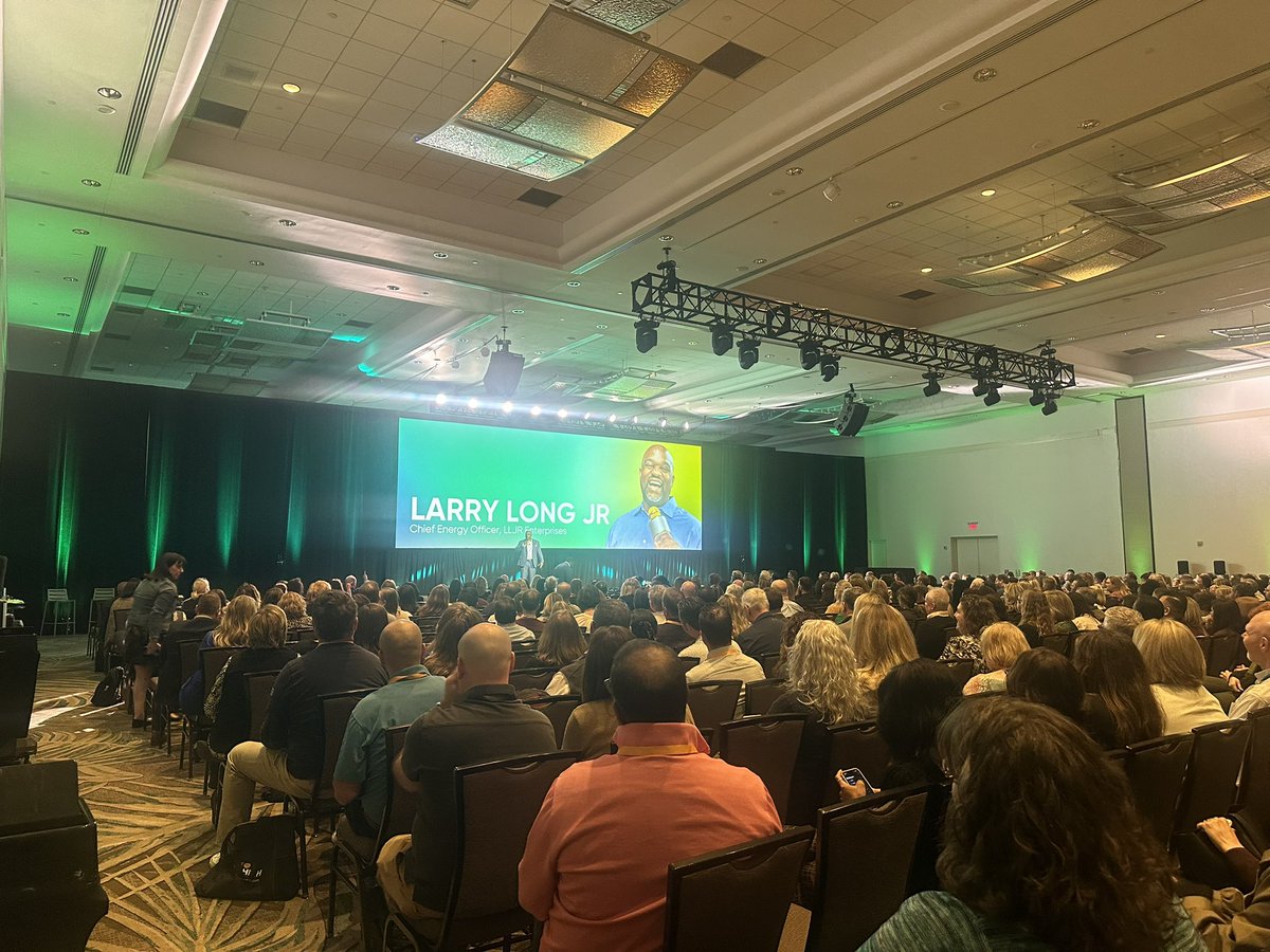 EducationAnna's tweet photo. keynote time https://t.co/5HwIE0L2N9