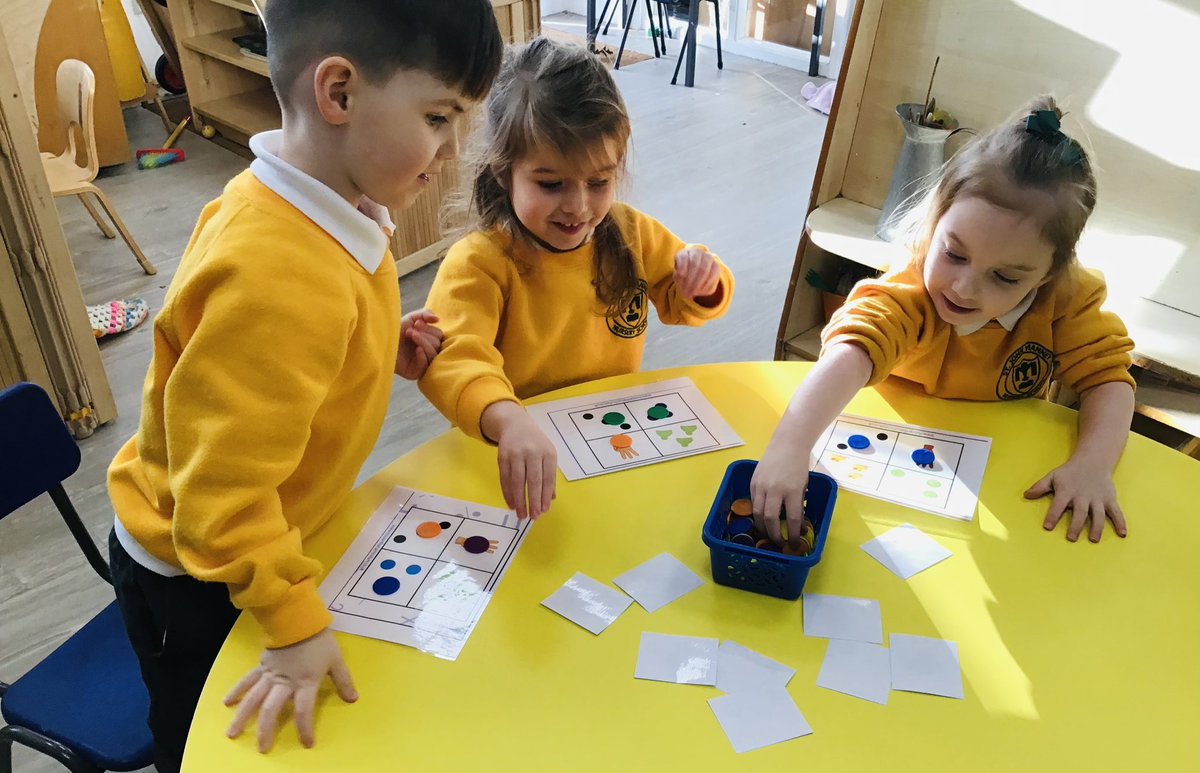 EYFSSJV's tweet photo. Nursery have been getting busy inside this week too! Learning about the Epiphany 👑 🐫 Winter themed collages 🥶❄️ PE 🎽and Number Bingo 🔢 https://t.co/tq2j0NDfK6