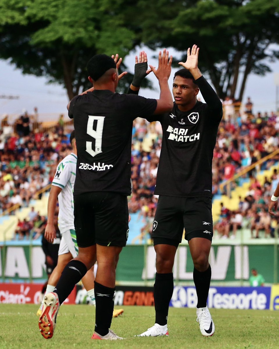 Botafogo's tweet photo. É amanhã! ⚽️🔥
Os crias do Fogão enfrentam o Grêmio Novorizontino-SP, nesta sexta-feira (12), às 19h30, em partida decisiva pela 2ª fase da Copinha, no Estádio Lancha Filho, em Franca-SP. Partida com transmissão da CazéTV. 🌟 #BFRBaseForte #FogoNaCopinha24
📸 Henrique Lima / BFR