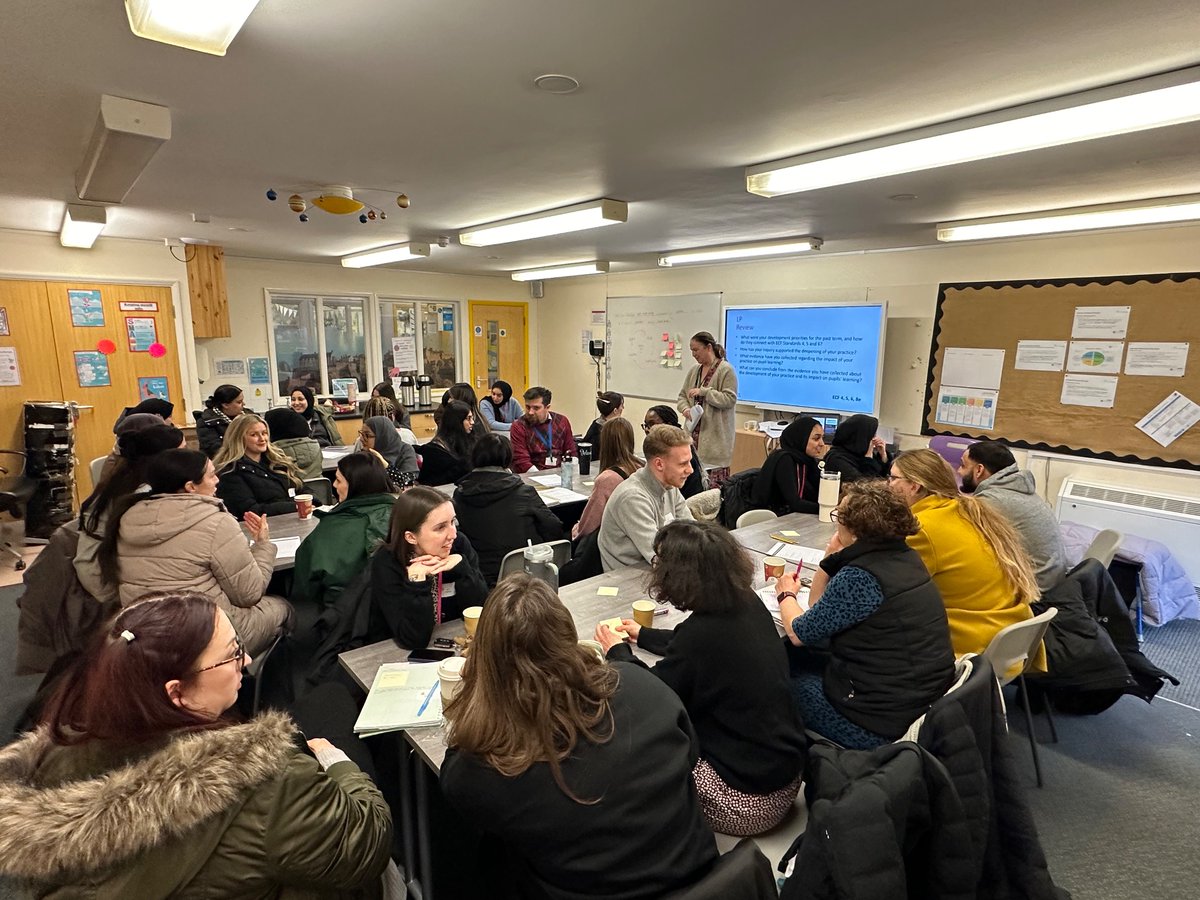 LisaPheeFCCT's tweet photo. The excitement of these ECT’s today was immense and refreshing. Our young people are in good hands with these teachers at the helm! Thank you for sharing your love of learning with us all today. 

#cpd #ect #practitionerinquiry #learning #collaboration https://t.co/g8dIXfjdCf