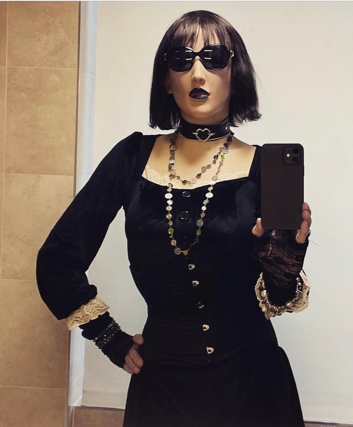 Taniarose112's tweet photo. And an old goth pic from my past … xxx #goth #darkfetish #sissydoll #sexygoth #gothfashion #gothdoll ##beautifulgoth #cdtrans #gothsissy #gothcosplay #prettysissy #crossdress #femalemask #hotdoll #gothdress #sexysissy #femboy #sissymistress https://t.co/3PckWZxISN