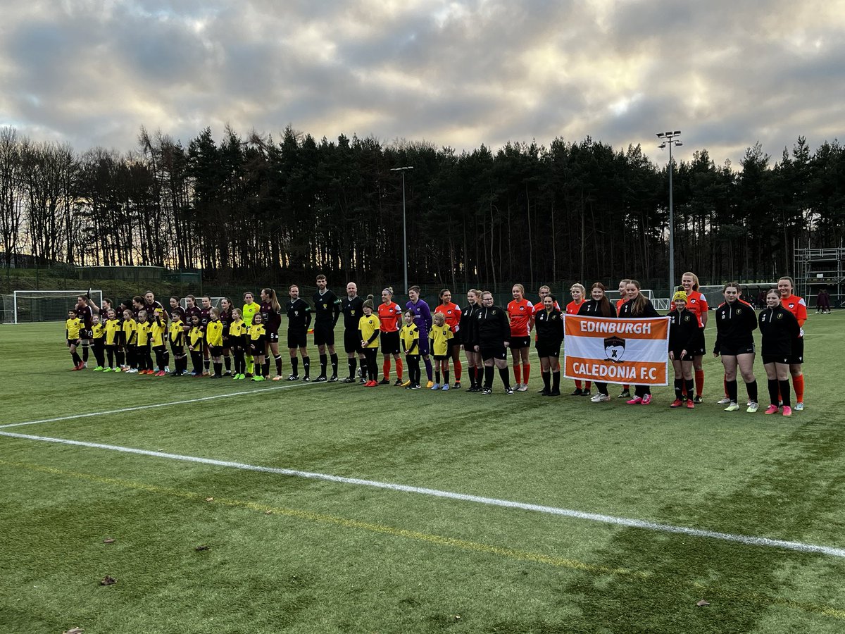 Currie_FC's tweet image. Currie FC Girls had a great experience being mascots for Edinburgh Caledonia and Hearts Ladies on Sunday! #femalerolemodels