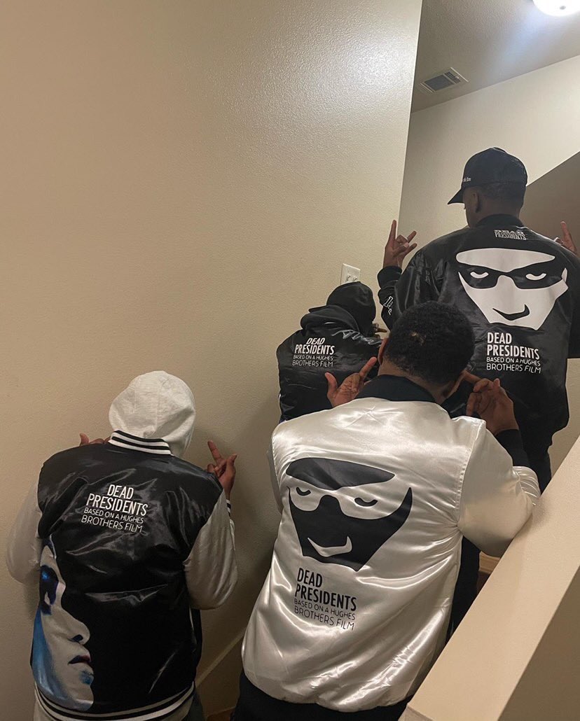 1officialbj's tweet photo. She know I'm a boss, been had the sauce before they drafted the Jet
I'ma keep it G-W-A-Y, change up the alphabet
Lil' bro, he a opp, you on my live, I take that as a threat https://t.co/cLlcAJLTg9
