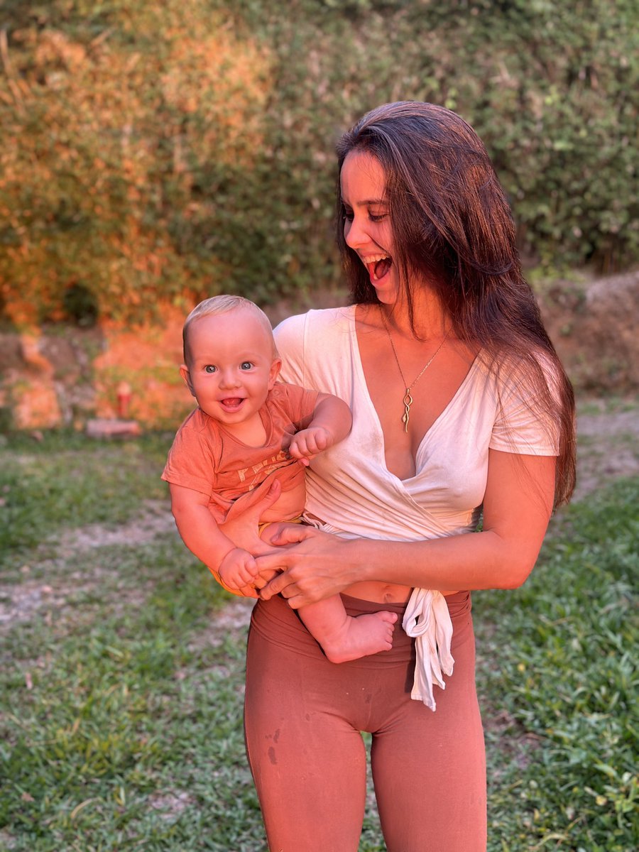 ShannenPill's tweet image. We moved from Australia to Central America to give birth and get our family an extra passport (you can too) 👇✈️
There are around 30 countries currently offering birthright citizenship
Which means when you give birth in these countries, not only do YOU get permanent residency,…