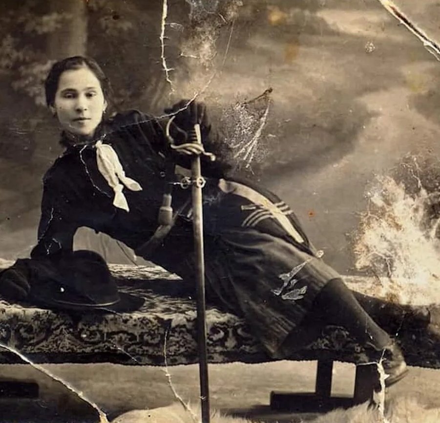 Ecaterina Teodoroiu (1894-1917) was a Romanian soldier who fought against German forces during the First World War.

She got captured by at the Battle of Jiu, however she managed to escape and killed 2 German soldiers in the process.

Teodoroiu was killed on September 3rd 1917.