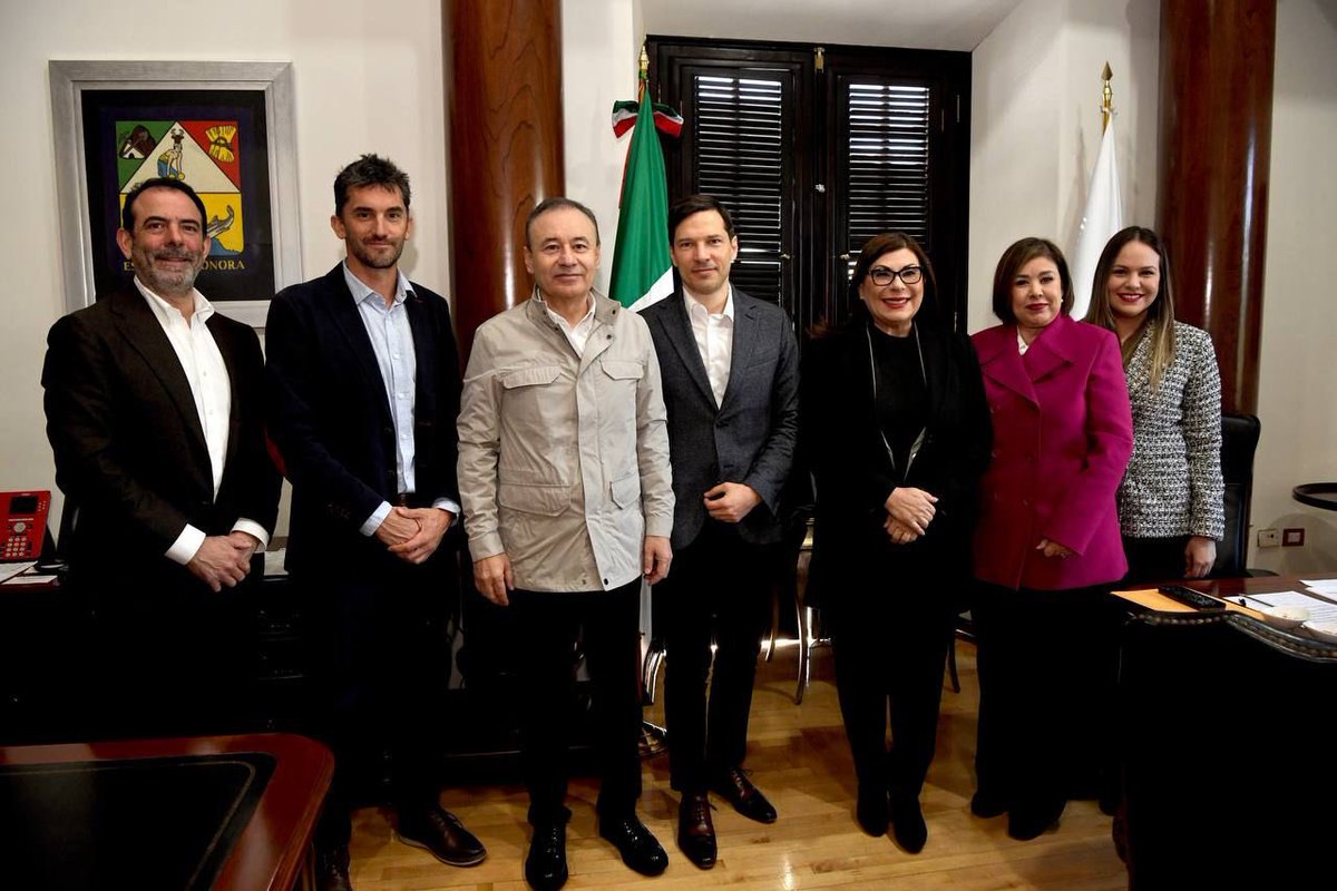 AlfonsoDurazo's tweet photo. Sonora es clave para el éxito de Latécoère gracias a la calidad de trabajo de los 1,053 empleados en sus cuatro plantas industriales en #Hermosillo.

Un placer reunirme con Greg Huttner, el nuevo CEO mundial de Latécoère. Seguiremos fortaleciendo los lazos con empresas líderes en innovación aeroespacial para recuperar la grandeza de nuestro estado.