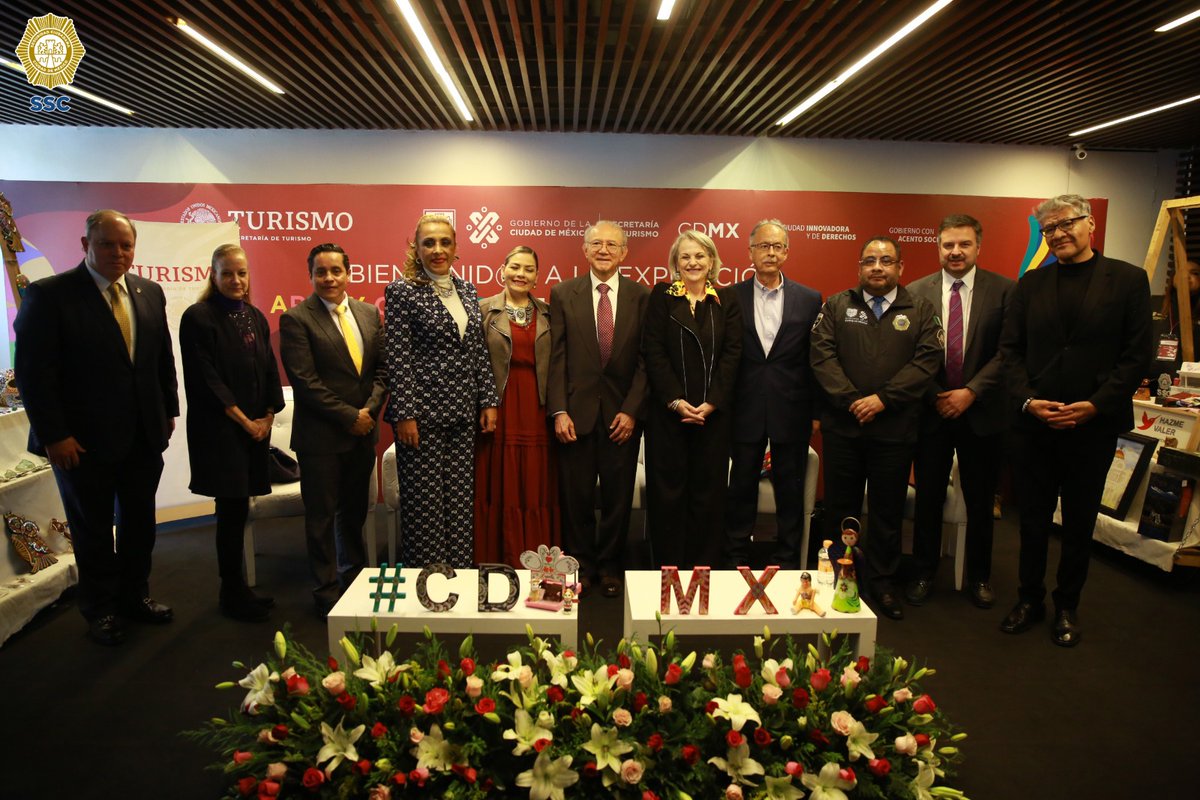 SSC_CDMX's tweet photo. Artesanías penitenciarias a través de la marca @HazmevalerP participan en la exposición “Arte y Colores de la Ciudad de México” en las instalaciones de @SECTUR_mx en la #CiudaddeMéxico.  https://t.co/lQf7g3YlV4 https://t.co/PFb2M27LxB