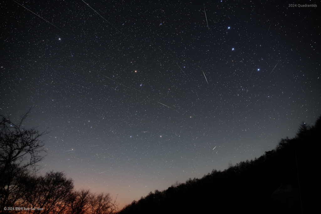 Quadrantids of the North Image Credit & Copyright: 염범석 Yeom Beom-seok Explanation: Named for a forgotten constellation, the Quadrantid Meteor Shower puts on an annual show for planet Earth's northern hemisphere skygazers. The shower's radiant on the sky lies within the old,…