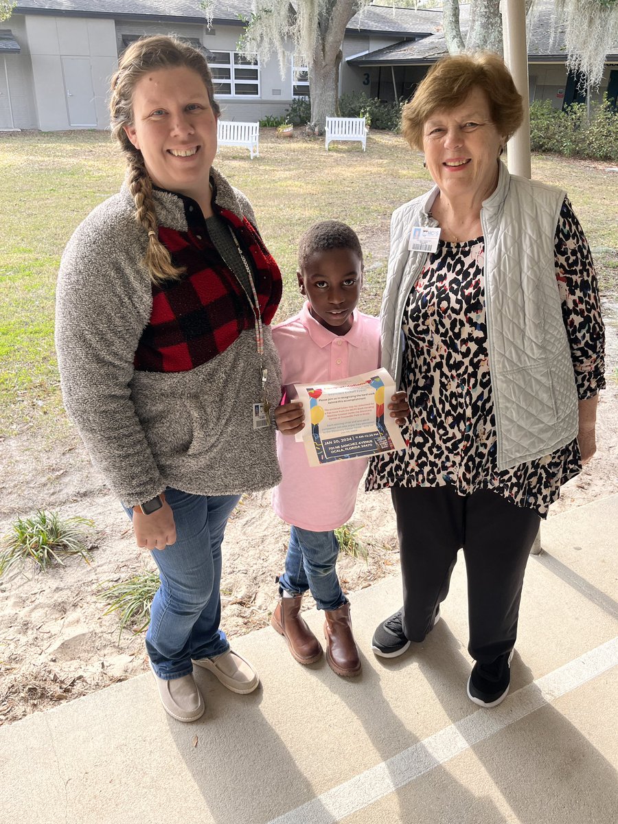 2️⃣ of our students were celebrated today for being TOP readers 📚 in Marion County Public Schools! 💪 We are so proud of Ayaan and Najee for all of their minutes they read and recorded in the Beanstalk app! 💻 #readersareleaders #onlythebestatoakcrest