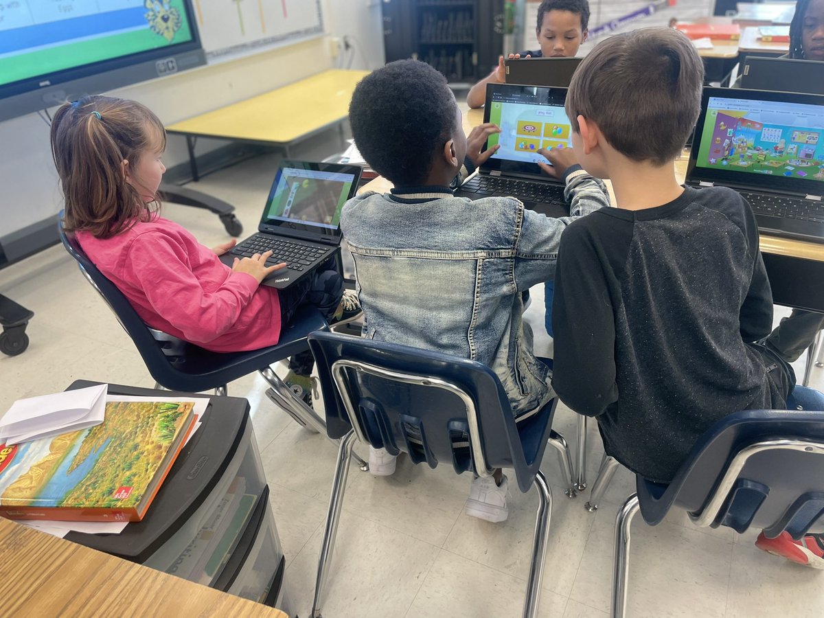 DDemosiuk's tweet photo. Ms. Jackson-Heard and Ms. Snipes demonstrate excellent station teaching during English at @WaterviewElem! #coteaching #teamteaching #bridgetosuccessmp #differentiation #smallgroups #youfly #ppsshines https://t.co/te0RtDVE7O