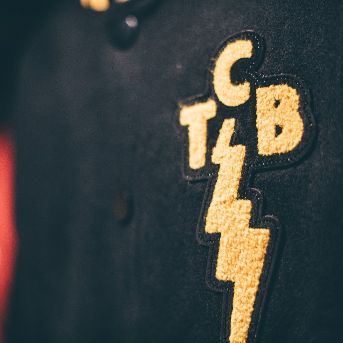 Arches_LB's tweet photo. TCB: Taking Care of Business… ⚡

Here at Arches London Bridge, you can see some of Elvis’ original ‘TCB’ items throughout our ‘Direct from Graceland: Elvis’ exhibition, as well as shop ‘TCB’ branded merch in our gift shop.

#tcb #takingcareofbusiness https://t.co/JxZfuDuM12