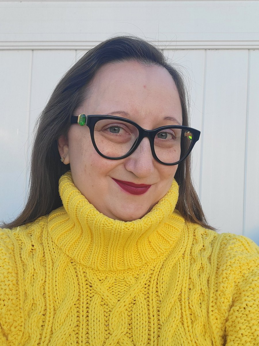 MrsLostInPlace tweet media