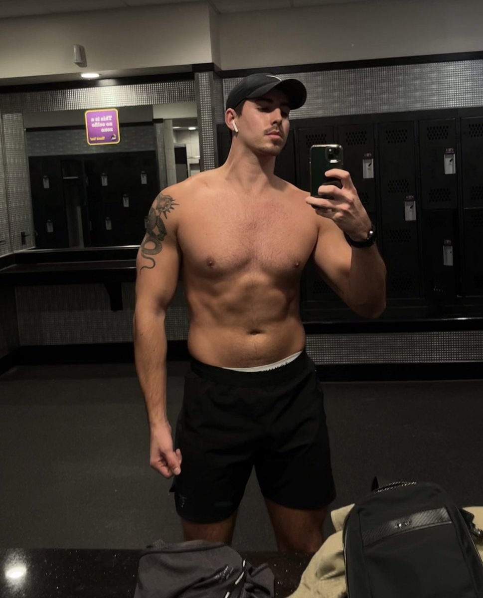 Himeros 🥀 tweet media