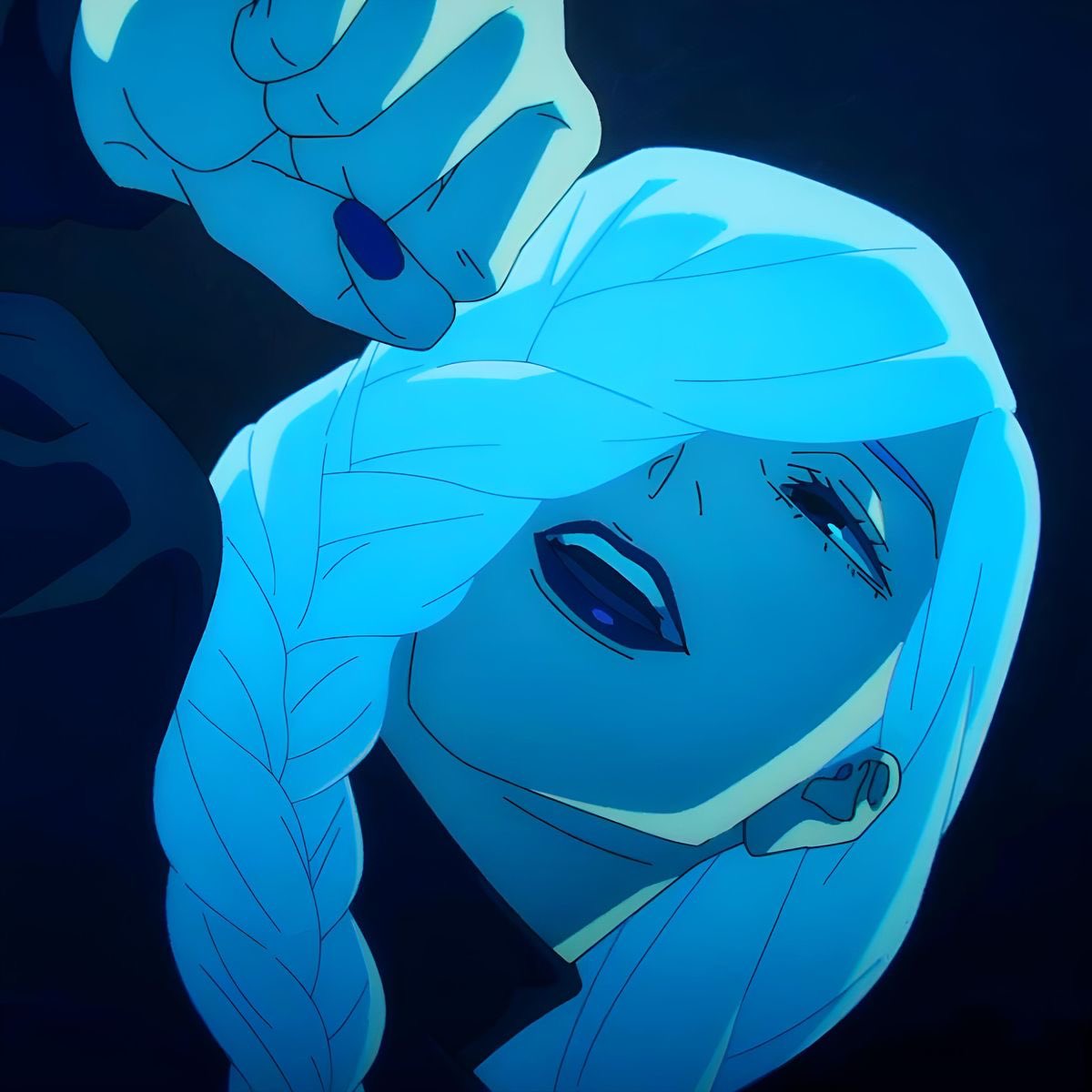 Smug look, she’s got something in mind. 🤠