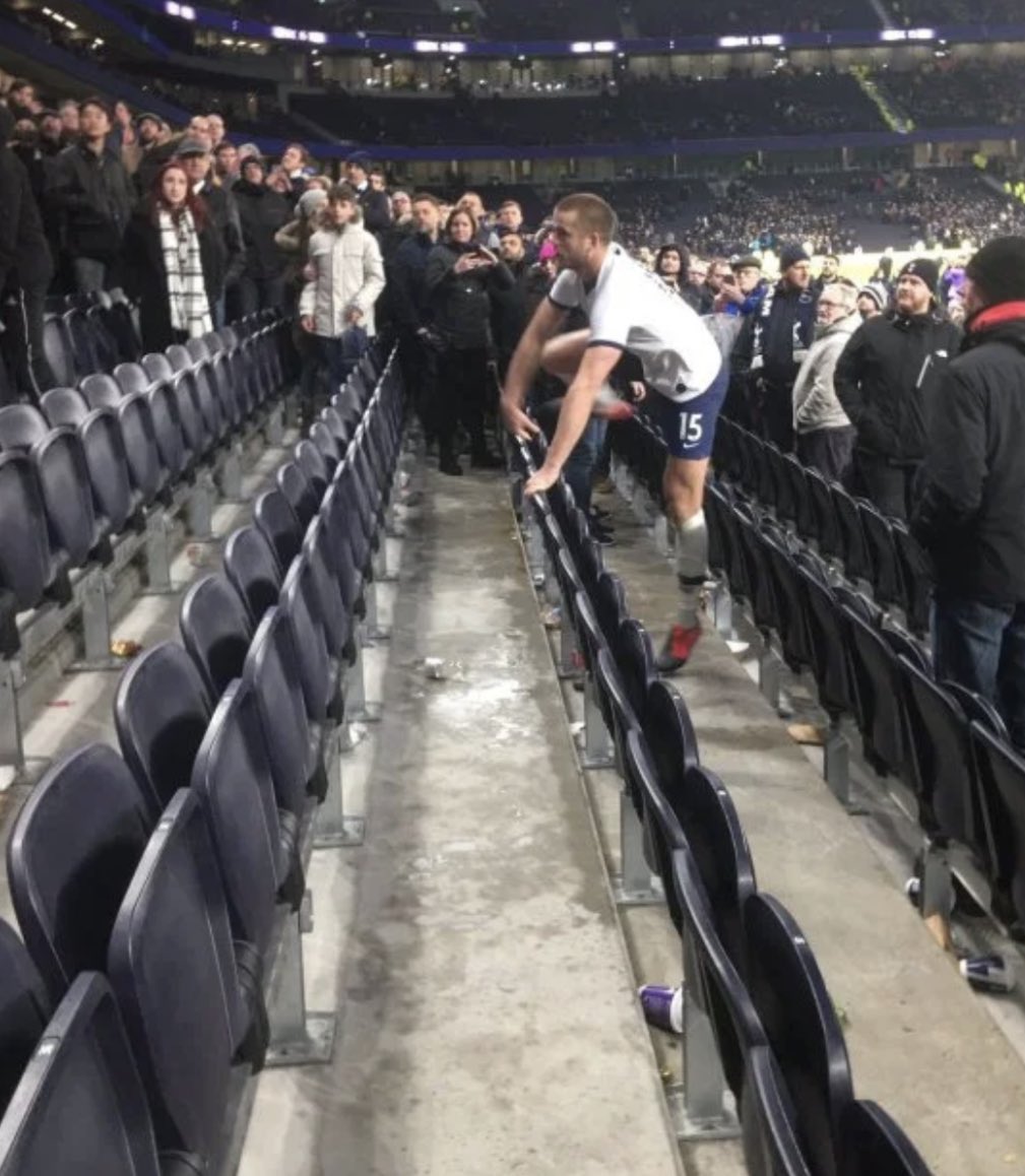 JoeBarton_'s tweet image. Goodnight sweet prince. When you were on the pitch you gave everything. Sometimes you would leave the pitch, to take a shit, or fight someone. But you always came back. You are fully COYS and we love you