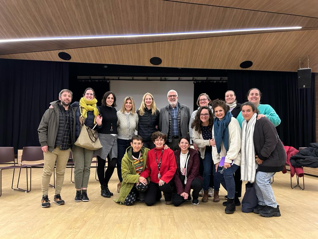 ceiplapau's tweet photo. Gran tarda compartint reflexions, evidències i anècdotes amb en @GregorioLuri. Moltes gràcies per haver vingut. Seguirem donant valor a ser MESTRE/A i caminant cap al que és bo pel nostre alumnat i no cap el que és nou. https://t.co/FsjF9edQkj