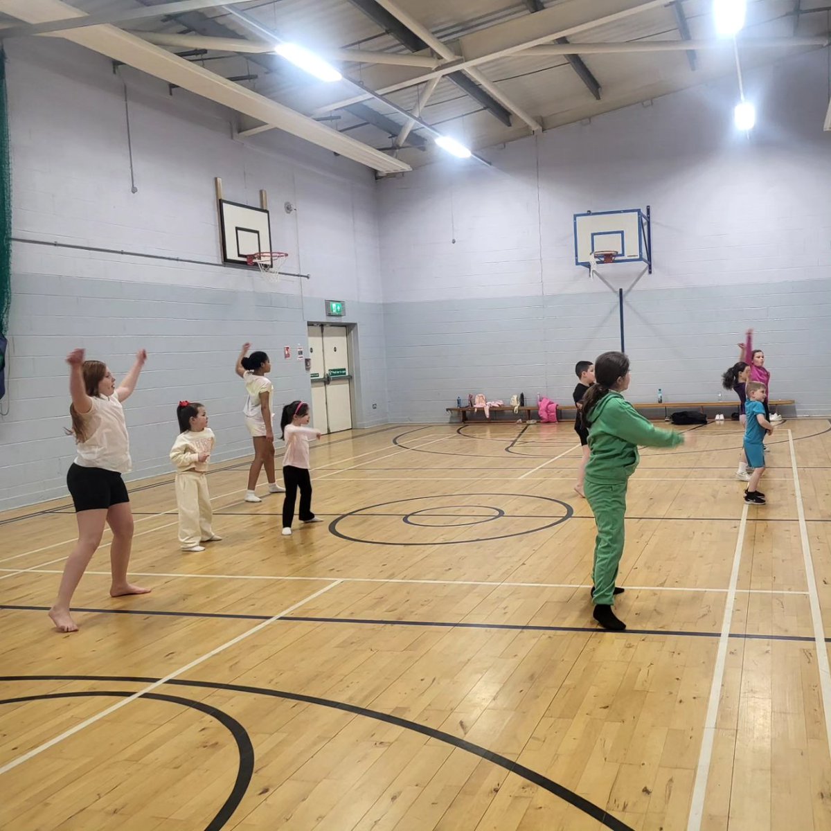 LWGC_Freestyle's tweet image. Fantastic first night of our new dance club. Thank you to everyone for coming and our fantastic coaches Kiran and Elise for delivering a super session. 

See everyone next week. 

New starts welcome 🙌🏻💃🕺
@activeschoolsRM
