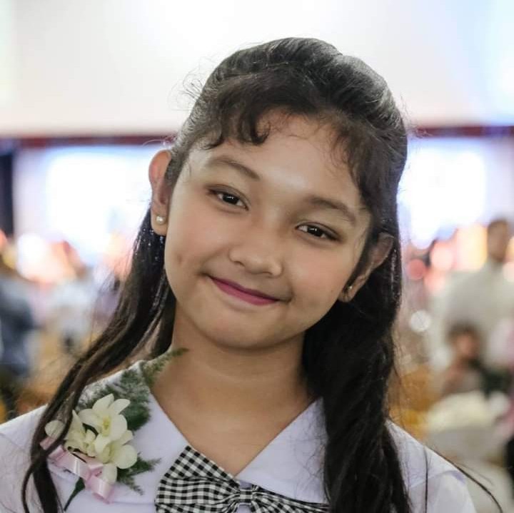 @jheem_aguilar True, pretty girl talaga she never even experience being ugly. She's so cute even when she's kid