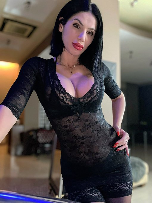 Acknowledge, little pet, that there is nowhere else but on my floor where you would want to be 🔥  Live
