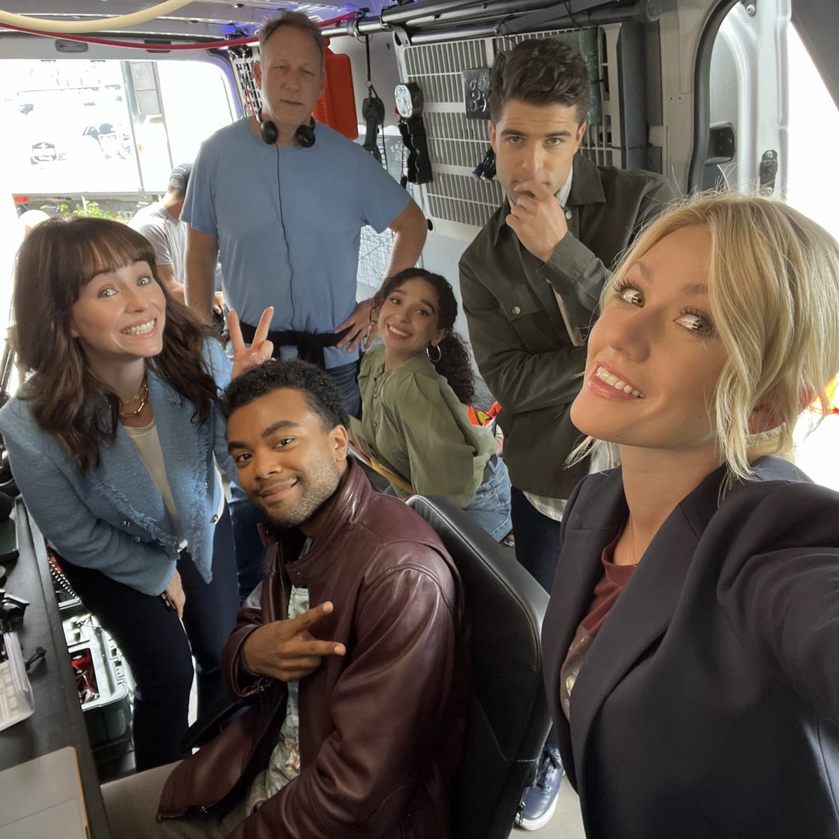 Kat_McNamara's tweet photo. I cannot even begin to express the joy these photos bring to my heart. 🩵 This Scooby gang is a ball of energy, a big hug, and more importantly - the most super sleuths around! 🔎 All my love and gratitude to these fine folks. Catch #TrueJustice: Family Ties @hallmarkchannel TOMORROW Jan 12 9/8c! 🎥 🍿