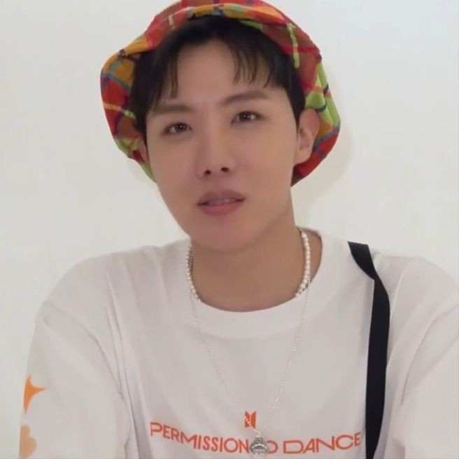 JhopeGlobalFan's tweet photo. in love pt 6
             ☀️ 𐙚 . ˙ ✧⁠◝ ₊ ˚ 🌻 https://t.co/wj58C7fQye